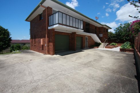 30 Wardoo Street, ASHMORE QLD 4214