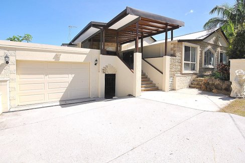 30 West King Street, SOUTHPORT QLD 4215