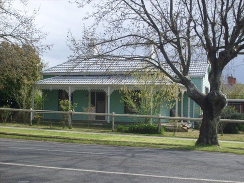 301 Barker Street Castlemaine 3450