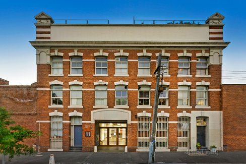 30/11 Anderson Street West Melbourne 3003