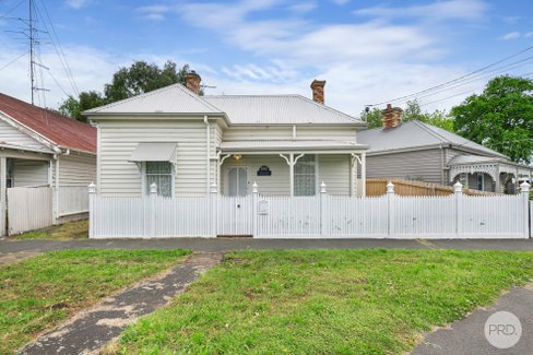 302 Humffray Street South, GOLDEN POINT VIC 3350