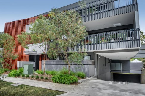 302 21 Bourke Street Ringwood 3134