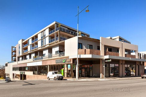 302/3 Kiernan Avenue Ivanhoe 3079