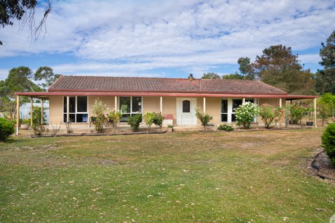 303 Haddon School Road, HADDON VIC 3351
