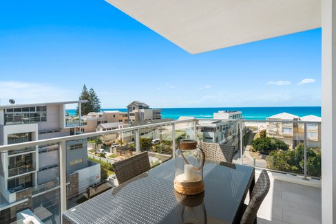 304/10 Third Avenue, PALM BEACH QLD 4221