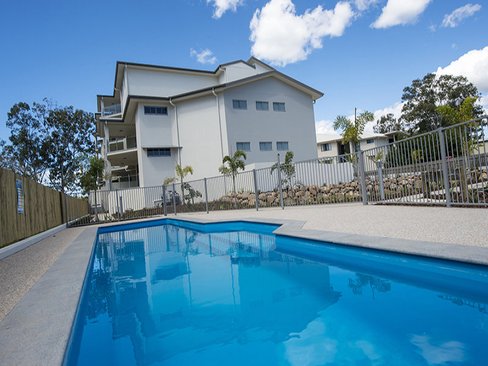 304/10 WYNDHAM Avenue, BOYNE ISLAND QLD 4680