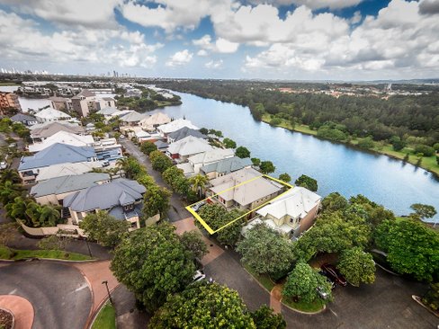 3068 Quay South Drive, CARRARA QLD 4211