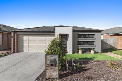 307 Charlemont Road Armstrong Creek 3217