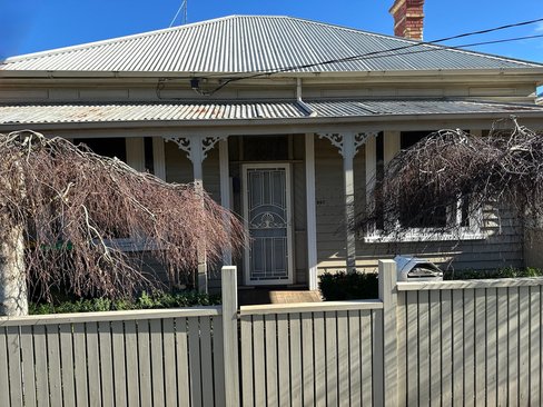 307 Peel Street North, BLACK HILL