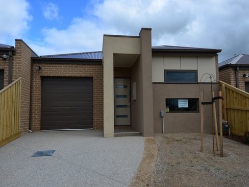 30C Grafton Street St Albans Park 3219