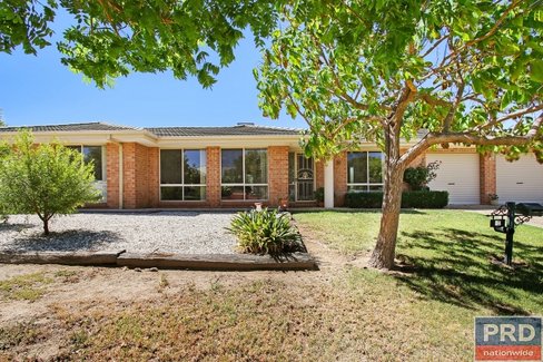 31 Fairbairn Street, GLENROY NSW 2640