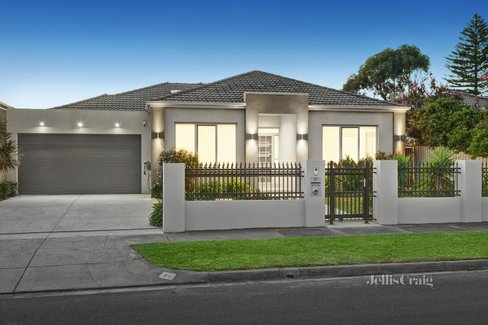 31 Howard Avenue Mount Waverley 3149