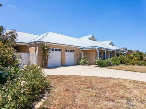 31 Island Drive, Torquay