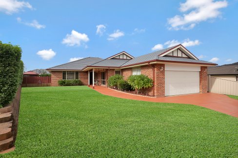 31 Karriewood Circuit, HORSLEY NSW 2530