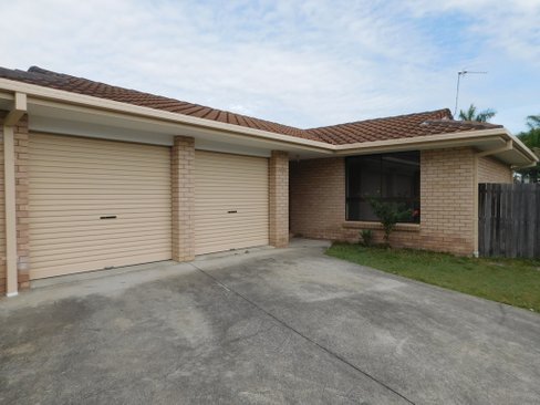 31 Lakeridge Drive, VARSITY LAKES QLD 4227