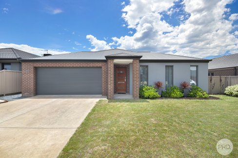 31 Majestic Way, WINTER VALLEY VIC 3358