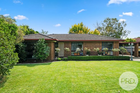 31 Melkin Avenue, GLENFIELD PARK NSW 2650
