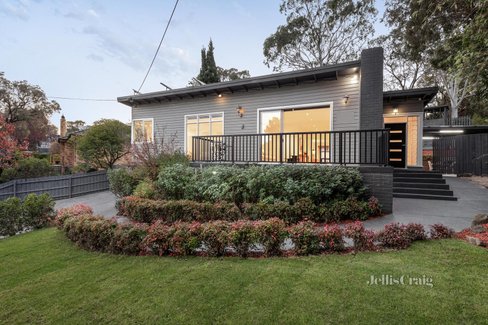 31 Mountain View Road Montmorency 3094