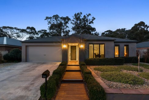 31 Oscar Drive, MARONG VIC 3515