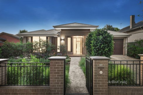 31 Roslyn Street Burwood 3125