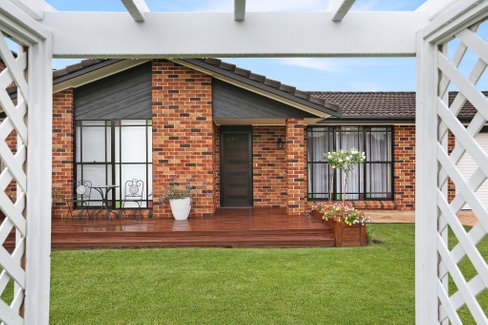31 Shearwater Boulevard, ALBION PARK RAIL NSW 2527