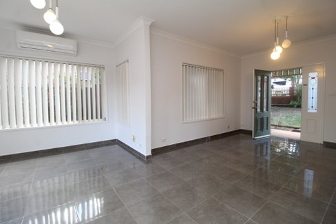 31 SPRINGFIELD AVE, ROSELANDS NSW 2196