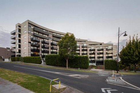 310 45 Edgewater Boulevard Maribyrnong 3032