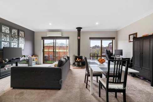 31 12 Bourke Street Ringwood 3134