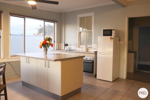 3/115 Peisley Street, ORANGE