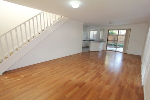 3/12 Gordon Street, LABRADOR QLD 4215