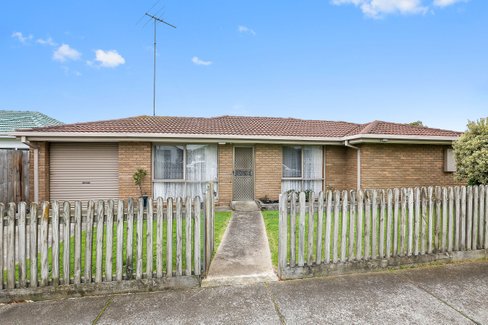 3 14 Elizabeth Street St Albans Park 3219
