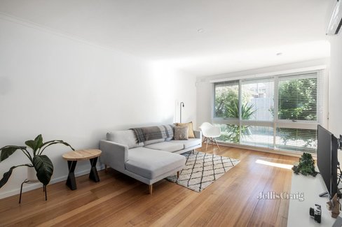 3 15 Iris Road Glen Iris 3146