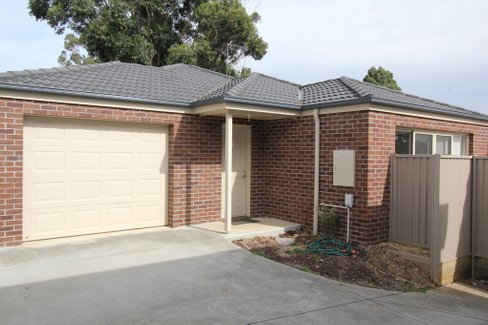 3/16 Whitehorse Road, MOUNT CLEAR VIC 3350