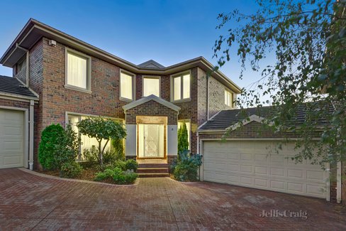 3/18-20 Leslie Street Donvale 3111