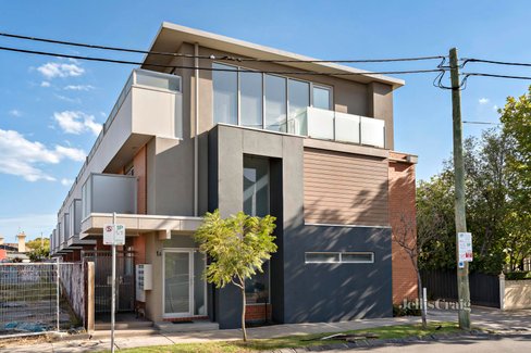 3 1A Regent Street Ascot Vale 3032