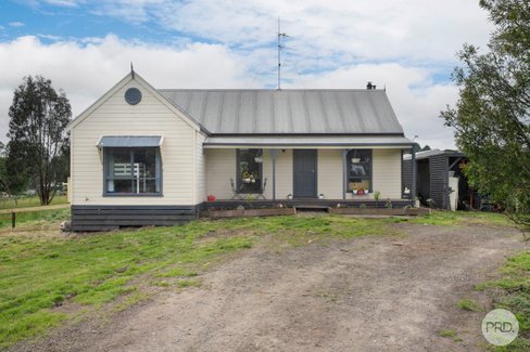 32 Banksia Court, LINTON VIC 3360