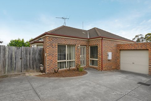 3/2 Bellevue Road Eltham 3095