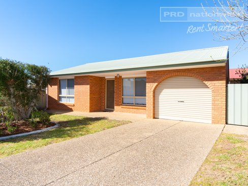 3/2 Borneo Borneo Place, ASHMONT NSW 2650