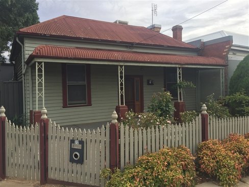 32 Breen Street, QUARRY HILL VIC 3550