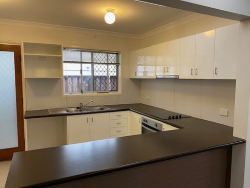 32 Chainey Avenue, Miami QLD 4220