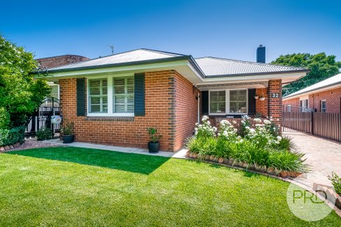 32 Dalton Street, TURVEY PARK NSW 2650