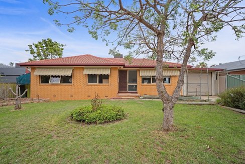 32 Dunn Avenue, FOREST HILL NSW 2651