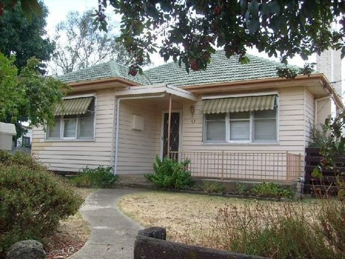 32 Elizabeth Street Castlemaine 3450