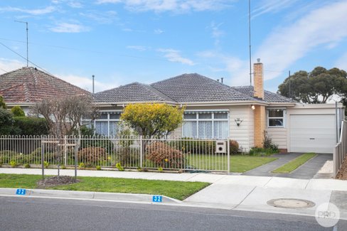 32 Grammar Street, WENDOUREE VIC 3355