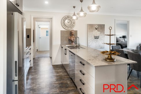 32 Jubata Drive TAMWORTH