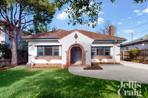 32 Lindsay Avenue Murrumbeena 3163