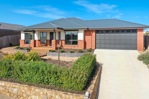 32 Lorimer Drive, Eastwood