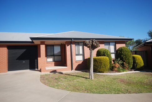 3/2 Macquarie Street, MOUNT AUSTIN NSW 2650