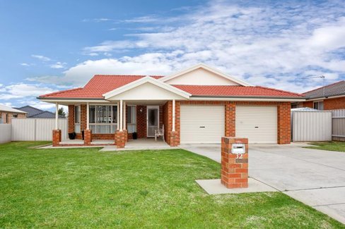 32 Nunkeri Street, GLENFIELD PARK NSW 2650