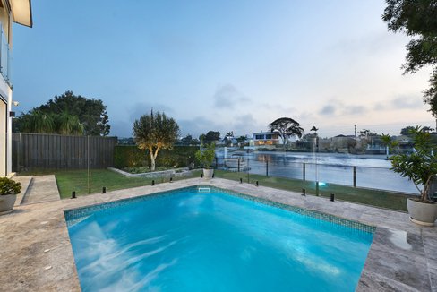 32 Parnki Parade, Palm Beach QLD 4221